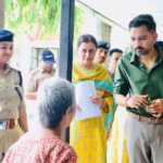 डीएम डॉ. आशीष चौहान ने नारी निकेतन, बाल सुधार गृह एवं किशोरी गृह का किया निरीक्षण, सुरक्षा व पुनर्वास व्यवस्थाओं को और मजबूत बनाने के दिए निर्देश